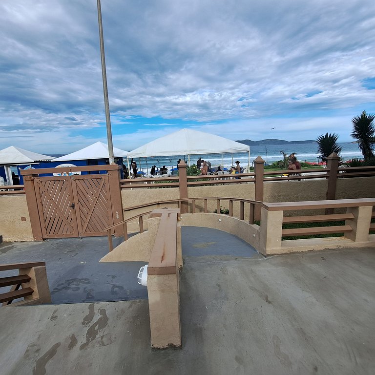 Casa com saída p/ praia do Peró Cabo Frio