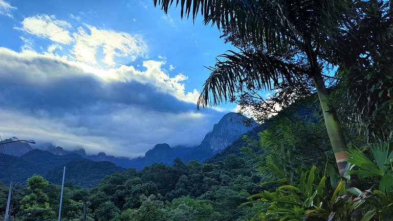 Paradisíaco, piscina e churrasqueira em Guapimirim
