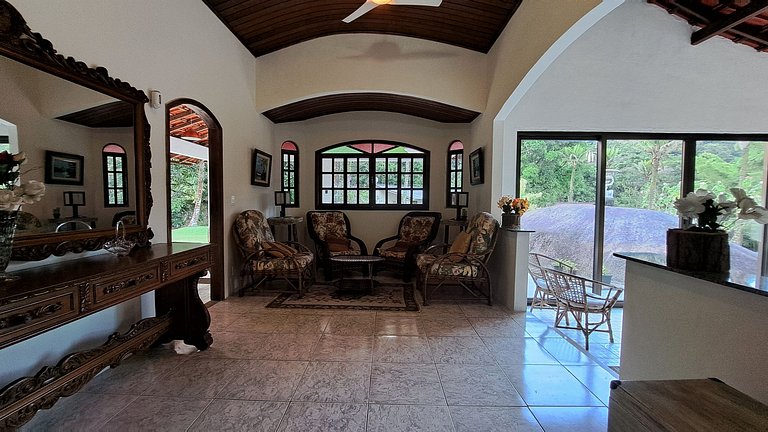 Paradisíaco, piscina e churrasqueira em Guapimirim