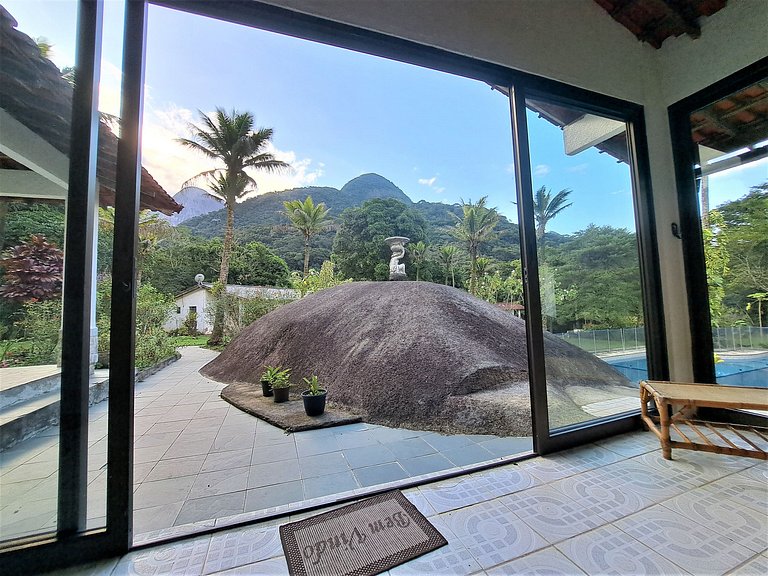 Paradisíaco, piscina e churrasqueira em Guapimirim