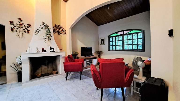 Paradisíaco, piscina e churrasqueira em Guapimirim