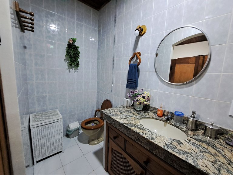 Paradisíaco, piscina e churrasqueira em Guapimirim