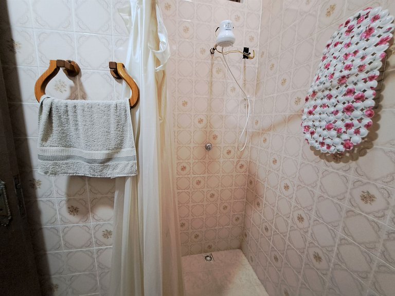 Paradisíaco, piscina e churrasqueira em Guapimirim