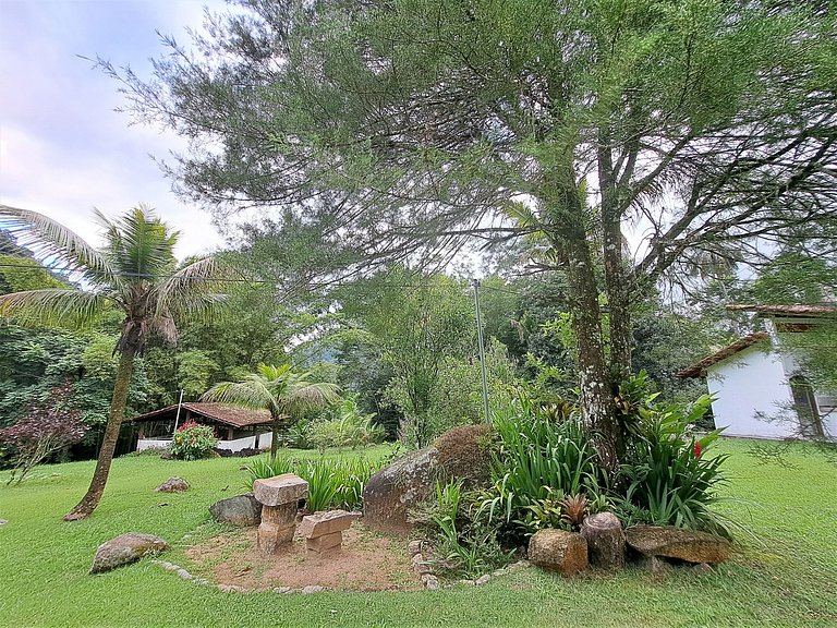 Paradisíaco, piscina e churrasqueira em Guapimirim