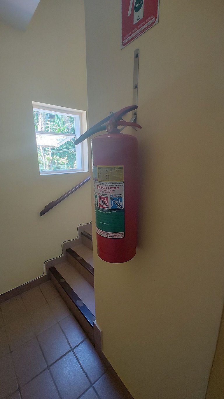 Beautiful 3 Bedrooms with Deck, Barbecue, Pool, Angra