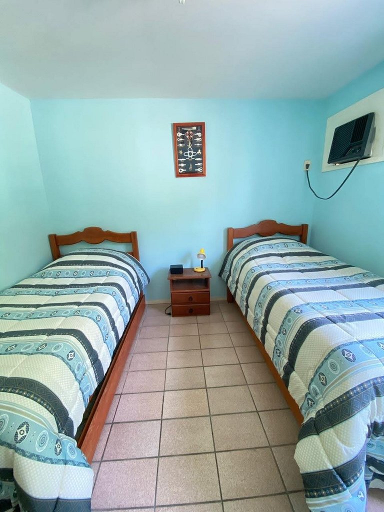 Beautiful 3 Bedrooms with Deck, Barbecue, Pool, Angra