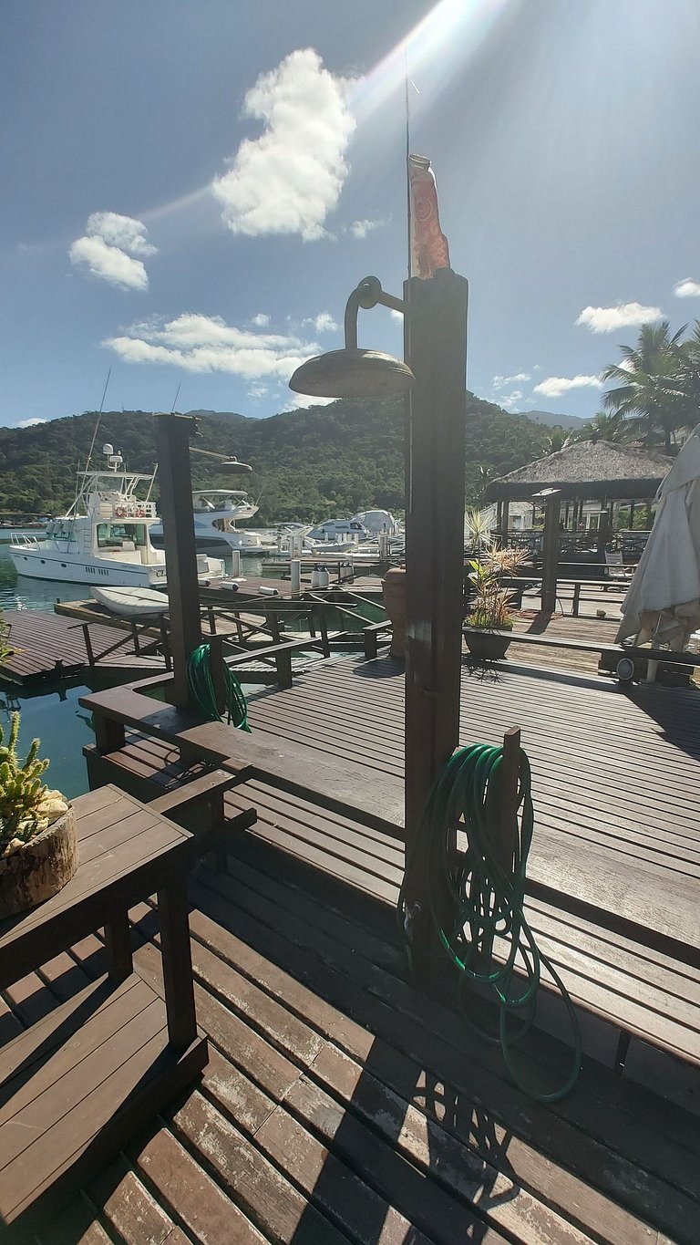 Lindo 3 Qts com Deck churrasqueira Piscina Angra