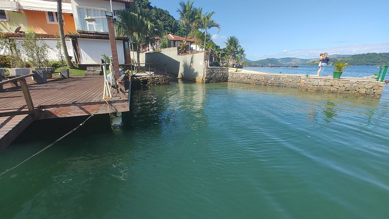 Lindo 3 Qts com Deck churrasqueira Piscina Angra