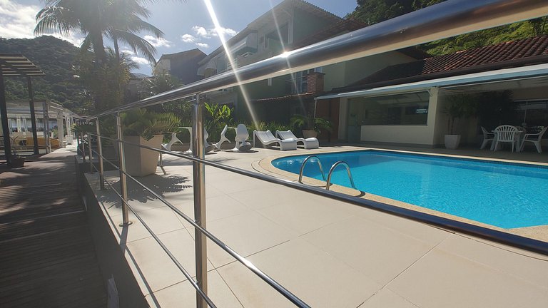 Beautiful 3 Bedrooms with Deck, Barbecue, Pool, Angra
