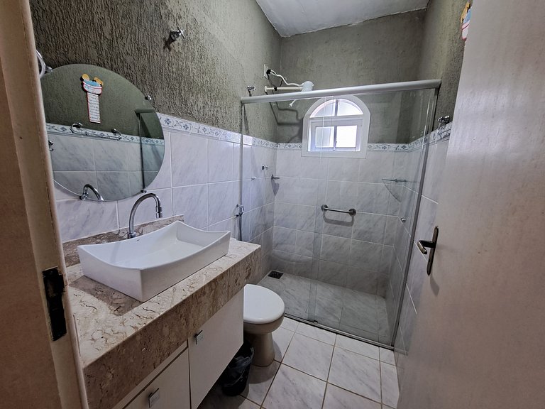 Beautiful 4 bedroom house with barbecue in Prainha Mambucaba