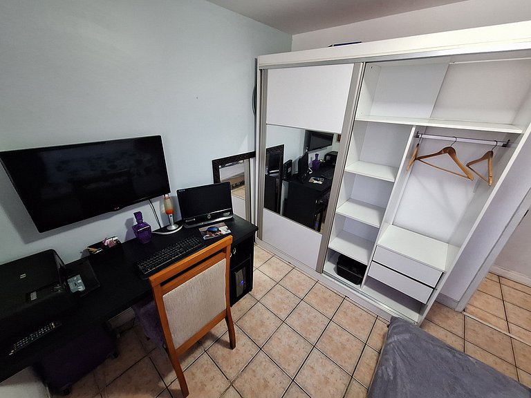 Quarto em Apto confortável 10 min da praia do Recreio RJ pro