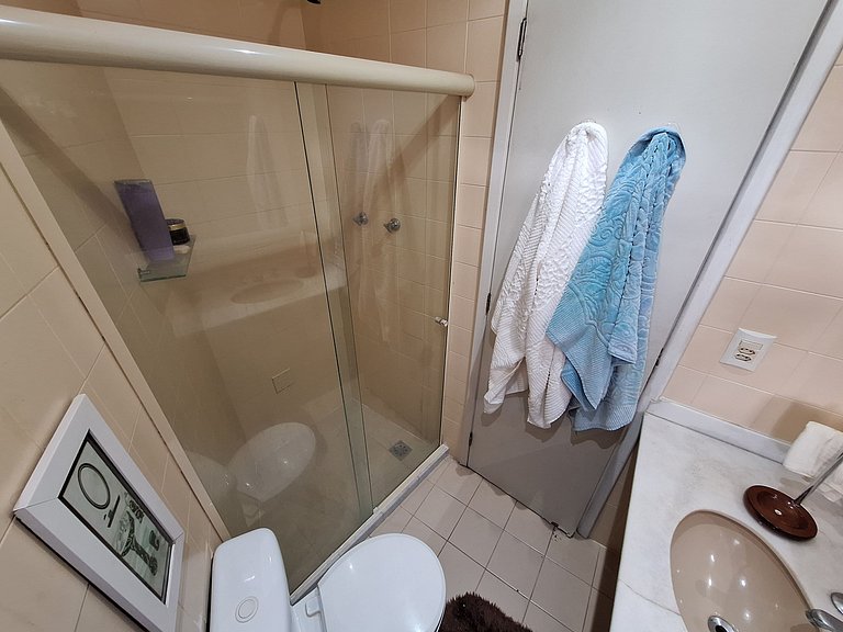 Quarto em Apto confortável 10 min da praia do Recreio RJ pro