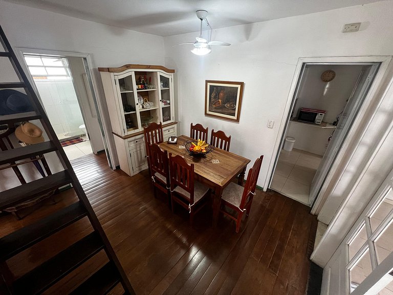 Casa aconchegante 2 qtos Centro de Angra dos Reis