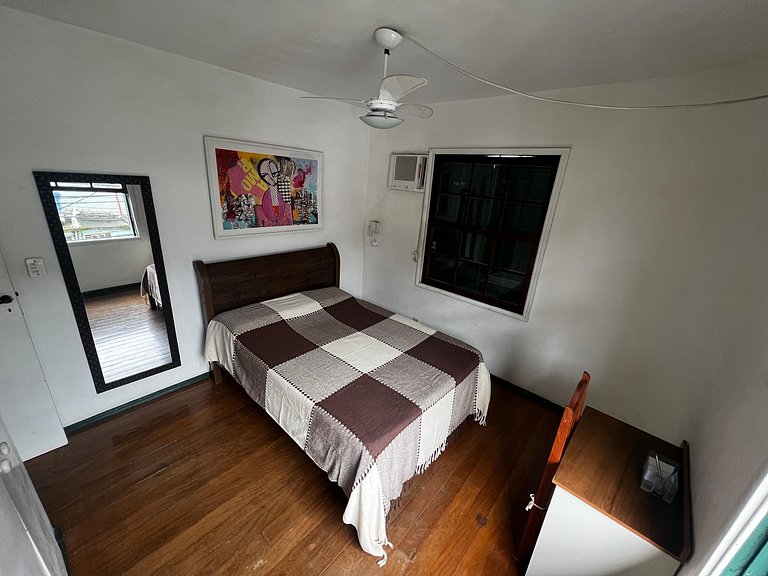 Casa aconchegante 2 qtos Centro de Angra dos Reis