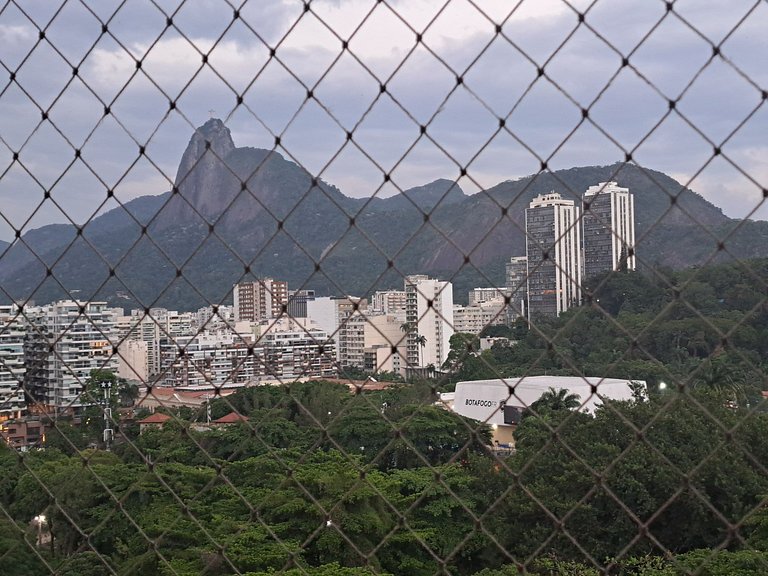 Lindo Apto 2 qts AR Botafogo praia do Leme prox ao Rock in R