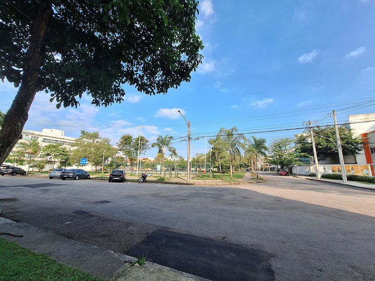Quarto em Apto 10 min praia do Recreio RJ prox ao Rock in Ri