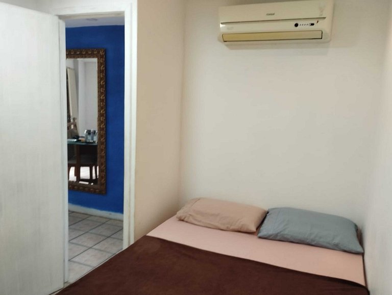 Quarto em Apto 10 min praia do Recreio RJ prox ao Rock in Ri
