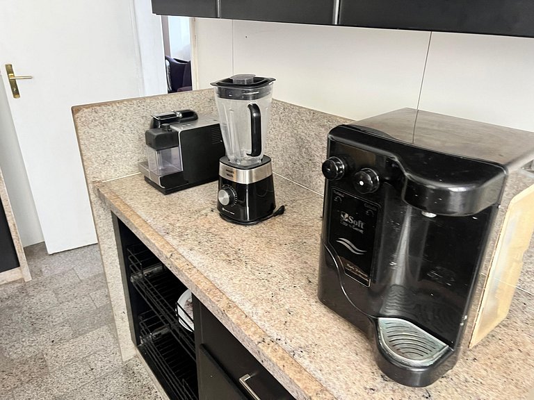 Mega casa 5 suítes, vista pro mar, piscina e churrasqueira J