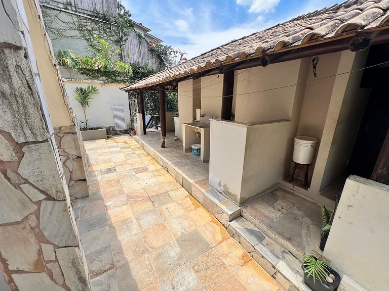 Mega casa 5 suítes, vista pro mar, piscina e churrasqueira J