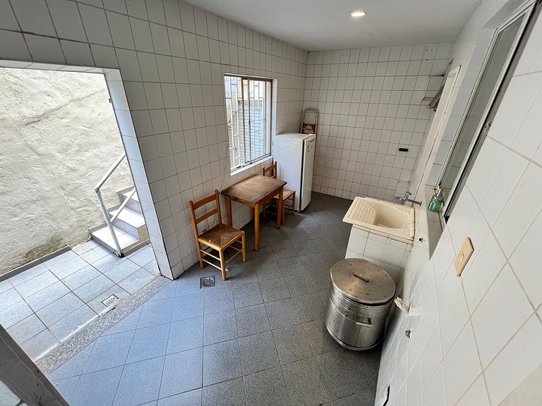 Mega casa 5 suítes, vista pro mar, piscina e churrasqueira J