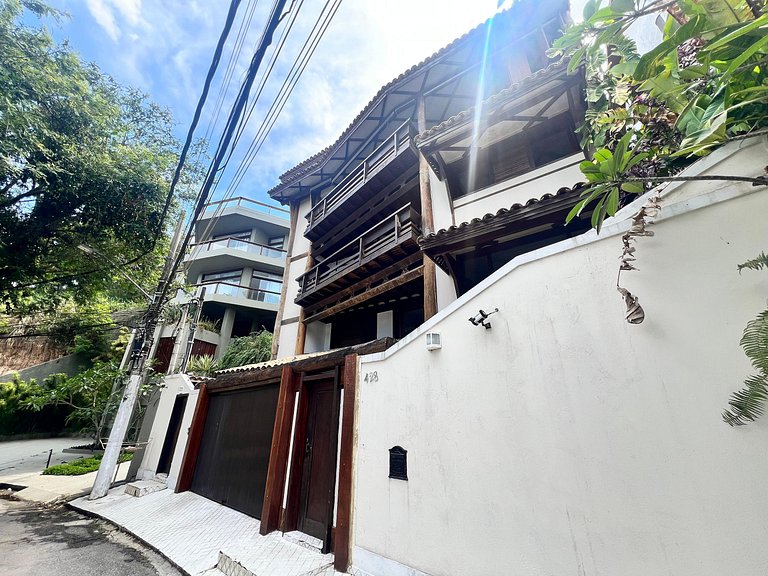 Mega casa 5 suítes, vista pro mar, piscina e churrasqueira J