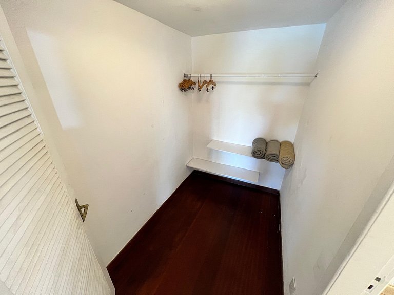 Mega casa 5 suítes, vista pro mar, piscina e churrasqueira J