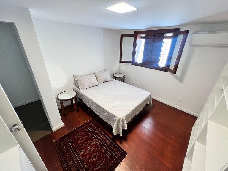 Mega casa 5 suítes, vista pro mar, piscina e churrasqueira J