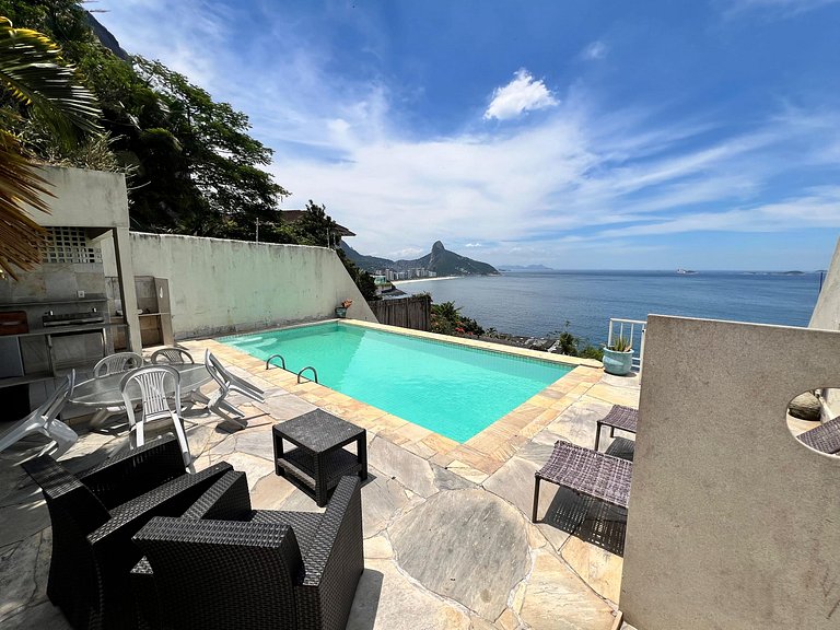 Mega casa 5 suítes, vista pro mar, piscina e churrasqueira J