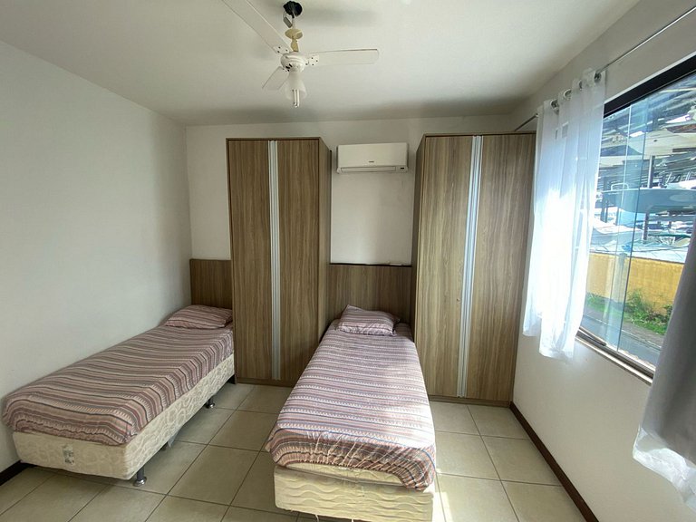 Casa com deck navegável e jacuzzi em Angra dos Reis RJ - Pra