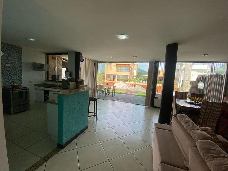 Casa com deck navegável e jacuzzi em Angra dos Reis RJ - Pra