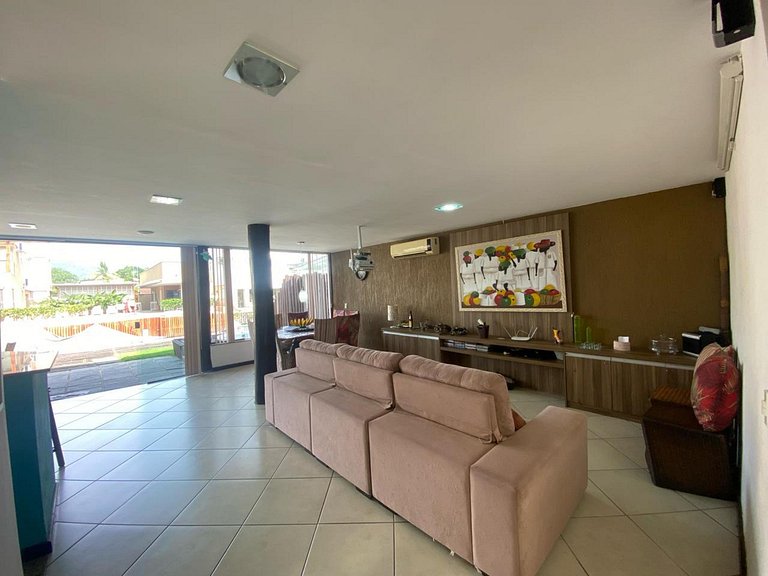 Casa com deck navegável e jacuzzi em Angra dos Reis RJ - Pra