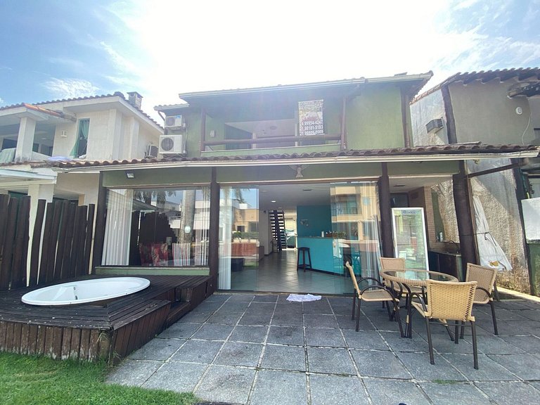 Casa com deck navegável e jacuzzi em Angra dos Reis RJ - Pra