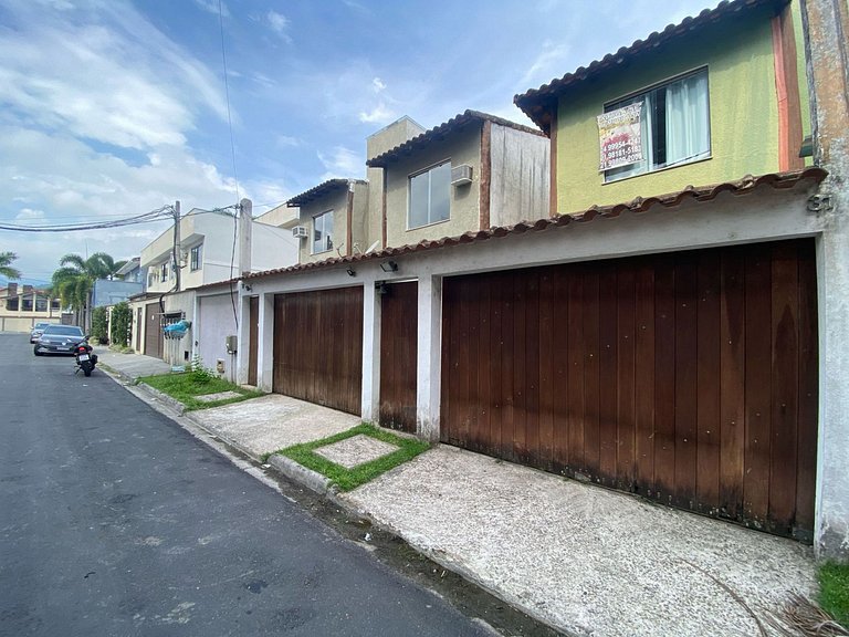 Casa com deck navegável e jacuzzi em Angra dos Reis RJ - Pra