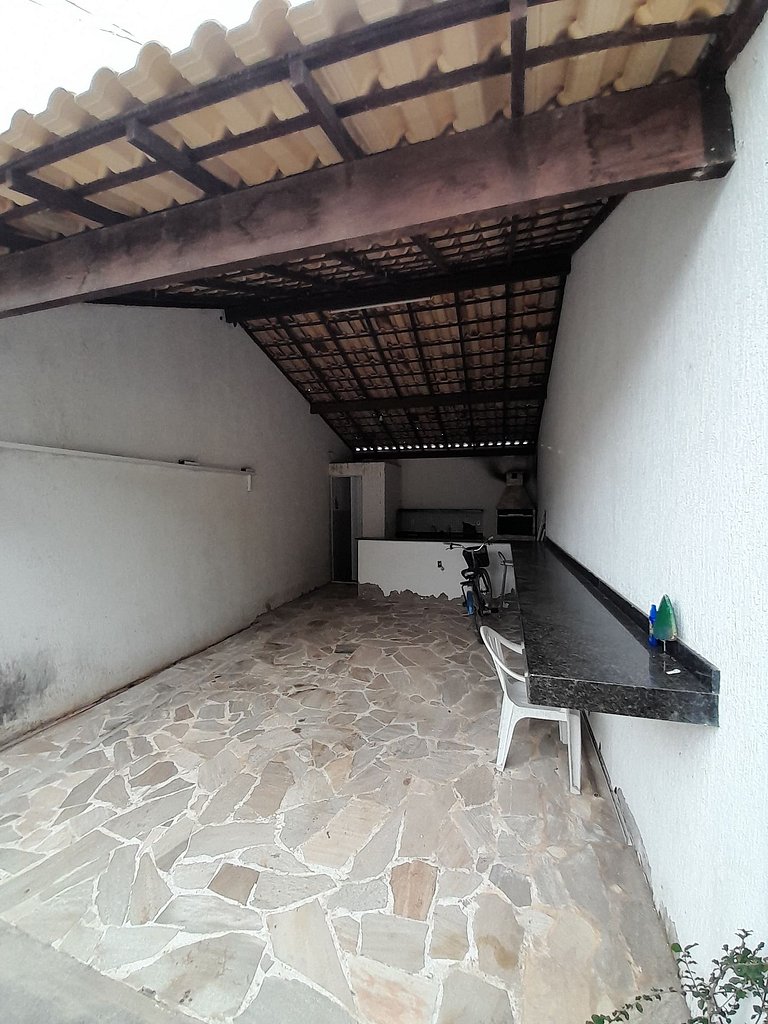 Casa 2qts Churrasqueira Condomínio Pássaros Peró