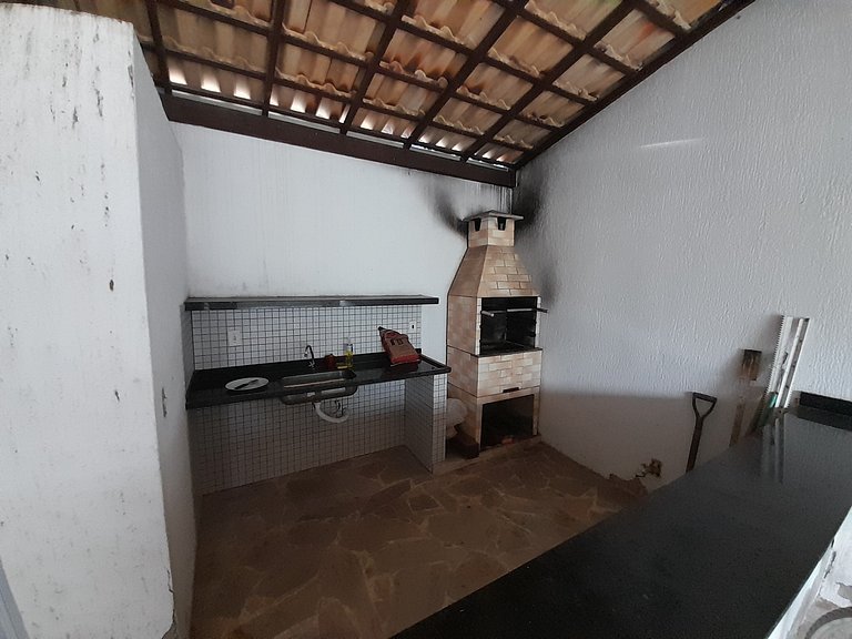 Casa 2qts Churrasqueira Condomínio Pássaros Peró