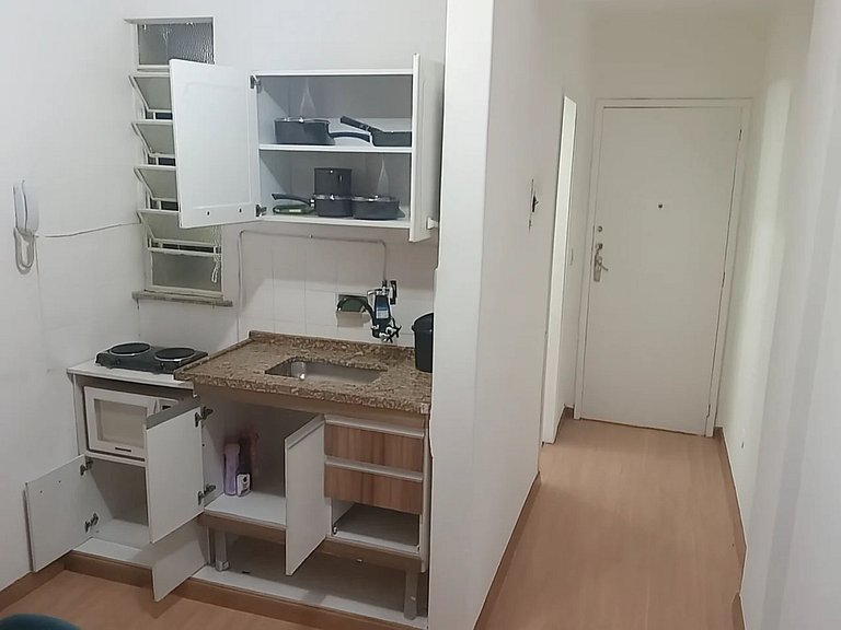 Estúdio bem localizado e completo em Teresópolis