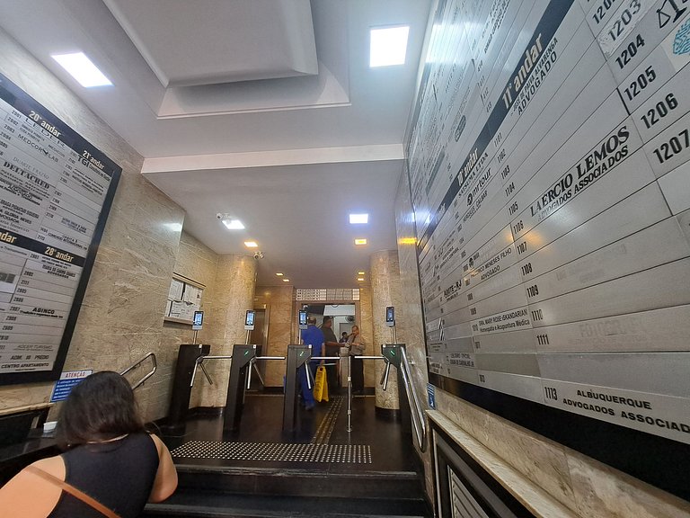 Lindo Studio Largo da Carioca Metrô VLT Lapa prox ao Rock in