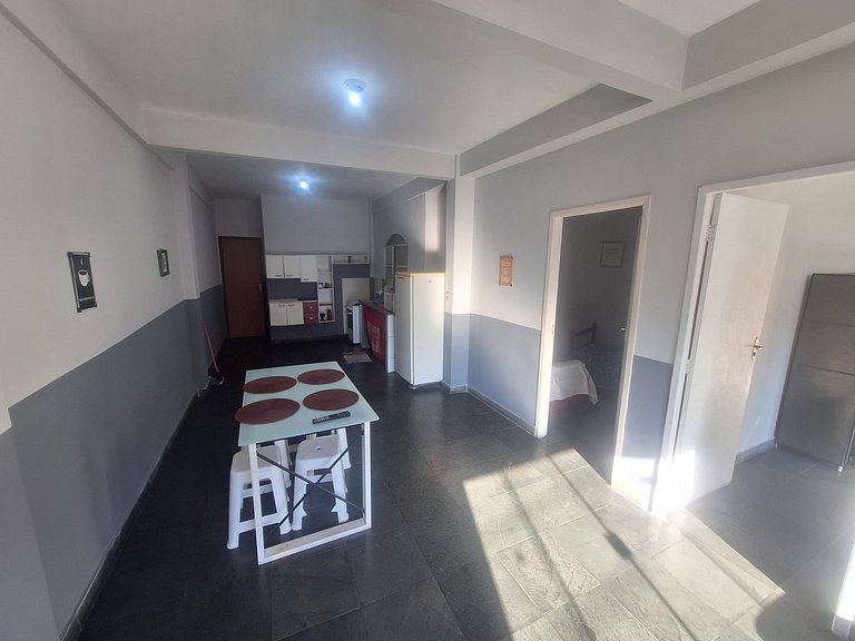 Apto(3) mt bem localizado, simples mas com tudo