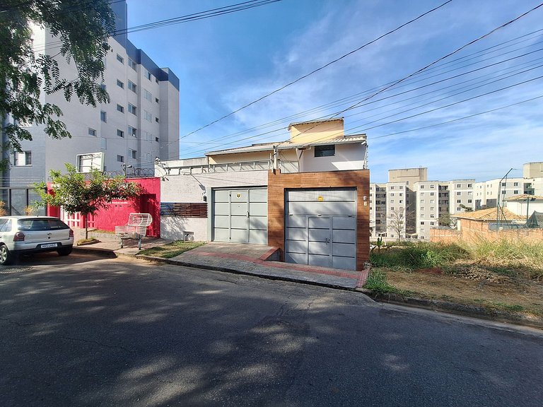 Casa Confortável no bairro Cabral - Contagem MG