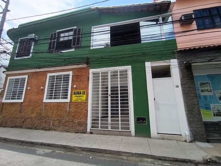 Casa aconchegante 2 qtos Centro de Angra dos Reis