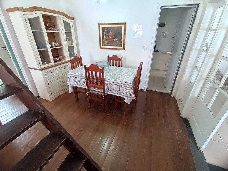 Casa aconchegante 2 qtos Centro de Angra dos Reis