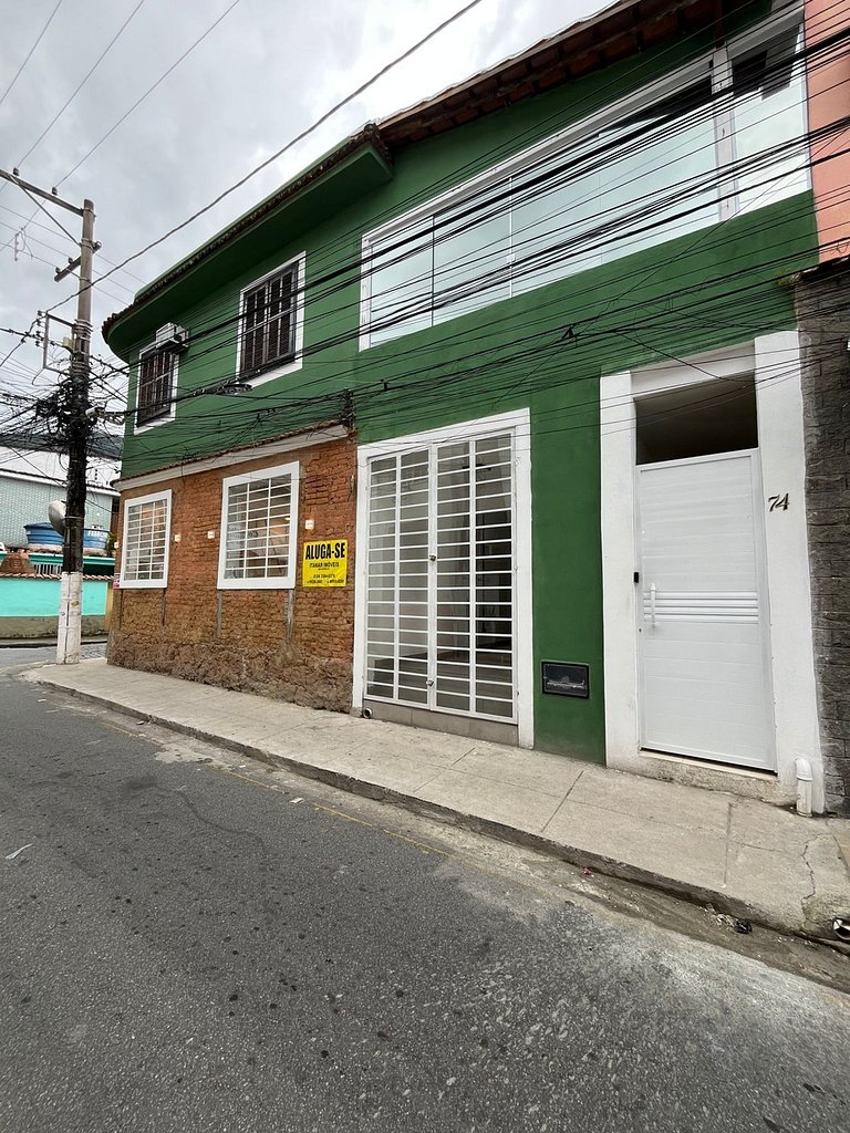 Casa aconchegante 2 qtos Centro de Angra dos Reis