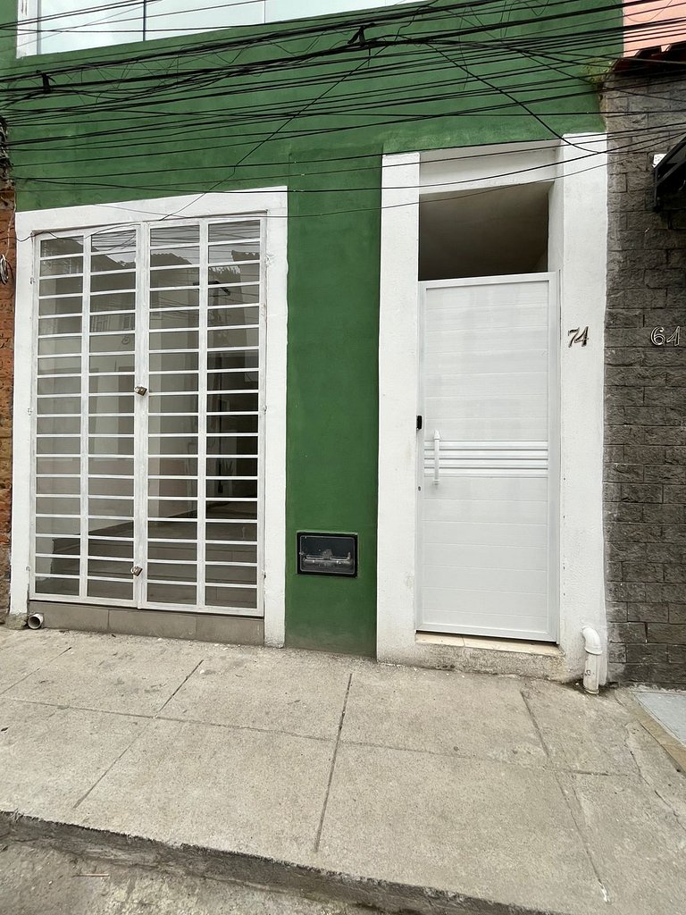 Casa aconchegante 2 qtos Centro de Angra dos Reis