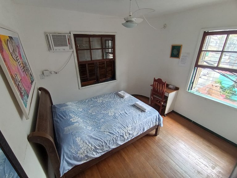 Casa aconchegante 2 qtos Centro de Angra dos Reis