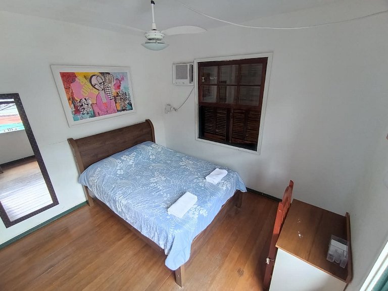 Casa aconchegante 2 qtos Centro de Angra dos Reis