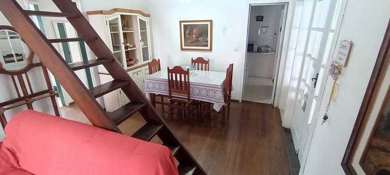 Casa aconchegante 2 qtos Centro de Angra dos Reis