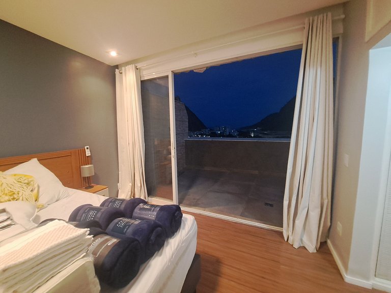 Cobertura Vista Pão deAçucar Jacuzzi Churrasqueira prox ao R
