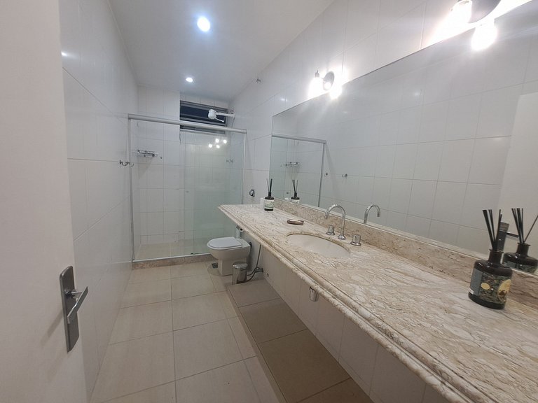 Cobertura Vista Pão deAçucar Jacuzzi Churrasqueira