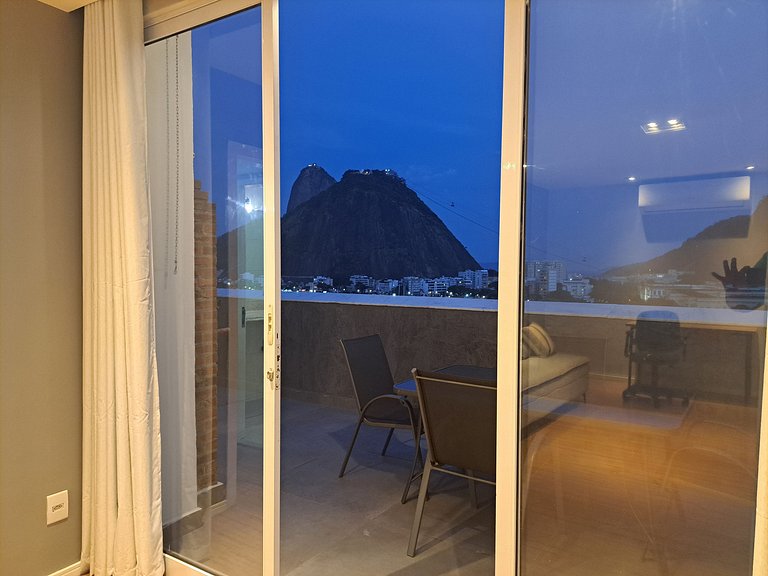 Cobertura Vista Pão deAçucar Jacuzzi Churrasqueira prox ao R