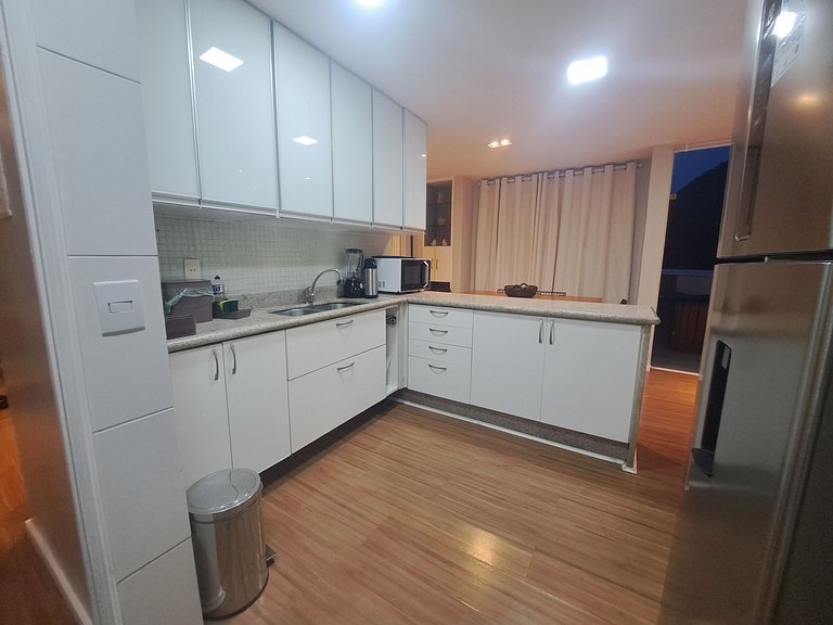 Cobertura Vista Pão deAçucar Jacuzzi Churrasqueira prox ao R